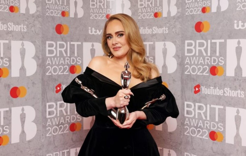 Adele thắng lớn tại giải thưởng Brit Awards 2022