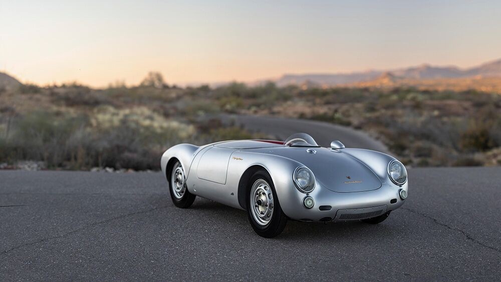 Chiêm ngưỡng chiếc Porsche 550 Spyder 1955 cổ được bán với giá 4,2 triệu USD
