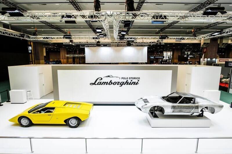 Những tiếng “gầm rú” trên siêu xe Lamborghini V12 sắp bị đặt “dấu chấm hết”