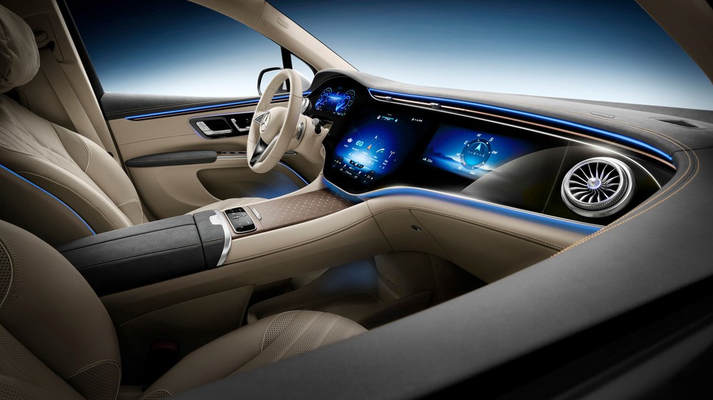 Mercedes-Benz hé lộ những hình ảnh đầu tiên về nội thất SUV EQS 2023