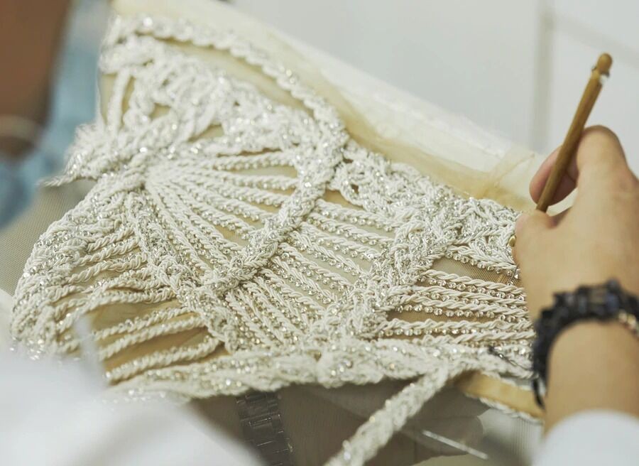 Váy cưới của Elie Saab - Sự lãng mạn và quyến rũ mọi cô dâu ao ước