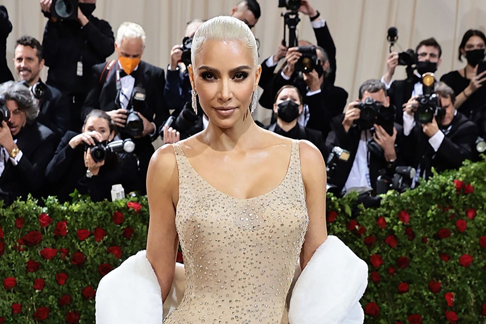 Kim Kardashian làm hỏng chiếc váy của Marilyn Monroe khi dự Met Gala?