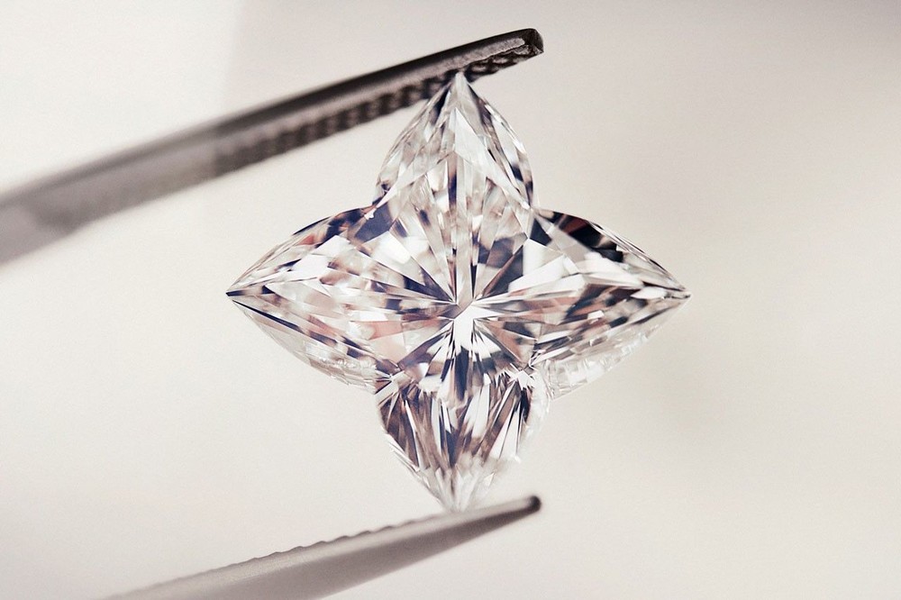 Cận cảnh chi tiết BST kim cương mới của Louis Vuitton