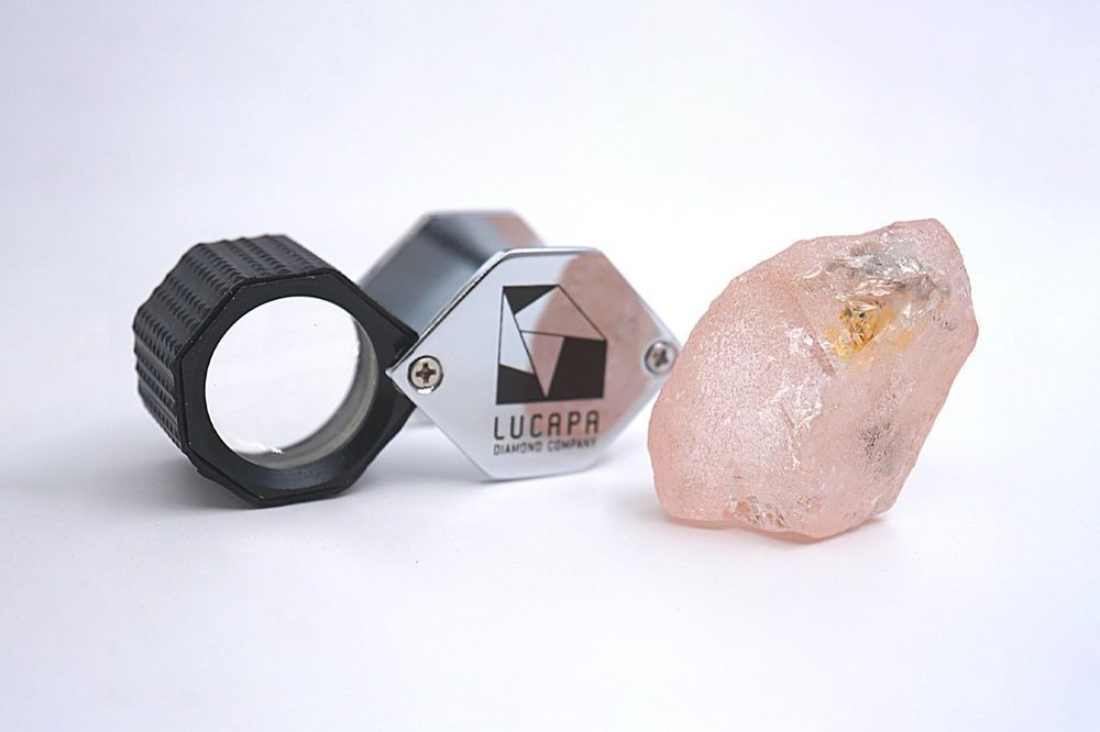 Chiêm ngưỡng viên kim cương hồng lớn nhất được tìm thấy trong 300 năm