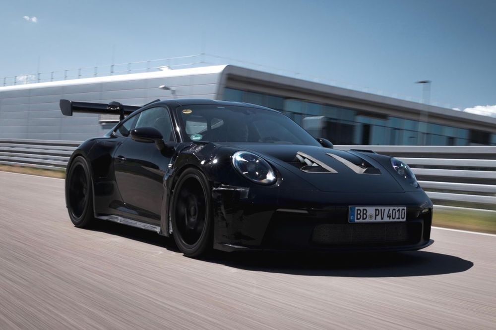 Porsche hé lộ chiếc 911 GT3 RS 2023 trước ngày ra mắt