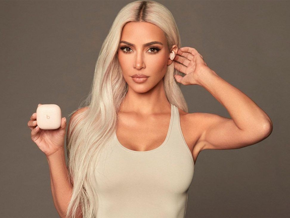 Kim Kardashian hợp tác cùng Beats ra mắt thiết kế tai nghe không dây mới