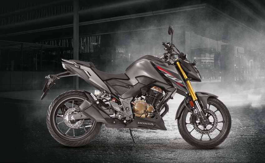 Honda CB300F 2022 có giá quy đổi chỉ từ 66,4 triệu đồng