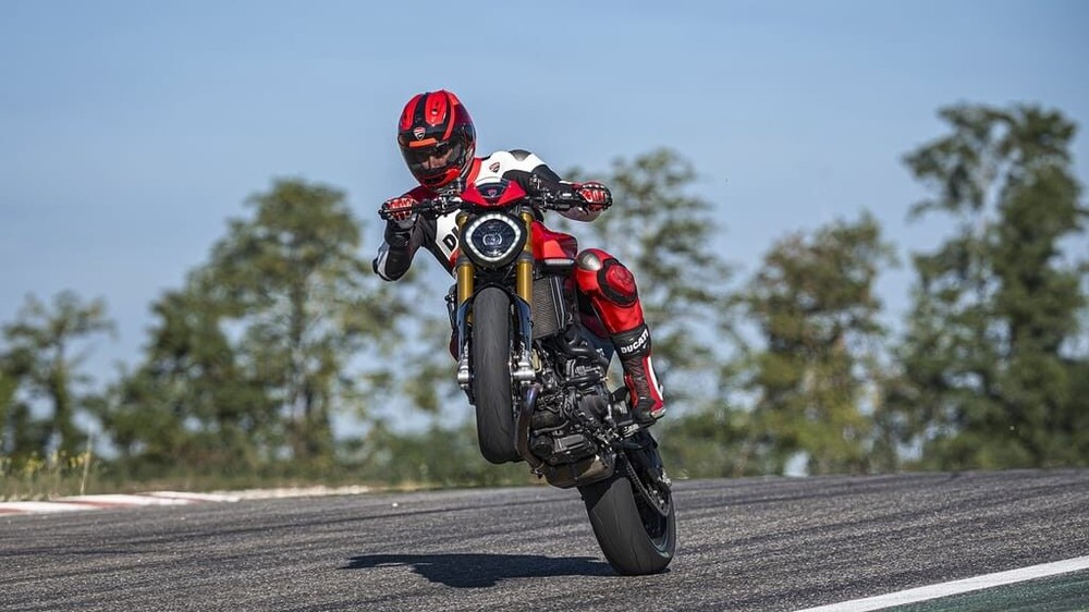 Ducati Monster SP phiên bản thể thao hơn, mạnh hơn của Monster
