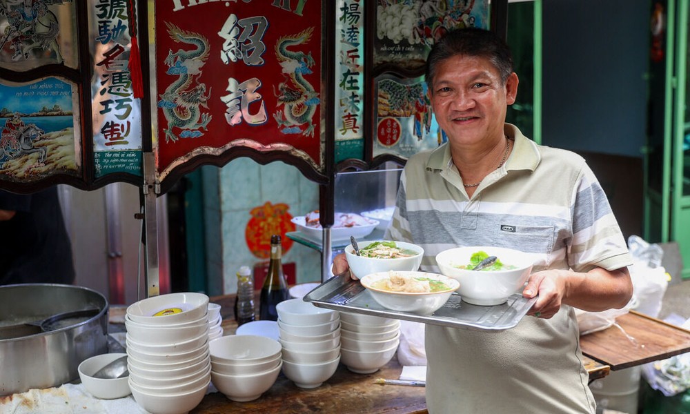 Tiệm mì tươi gần 90 năm của gia đình gốc Hoa