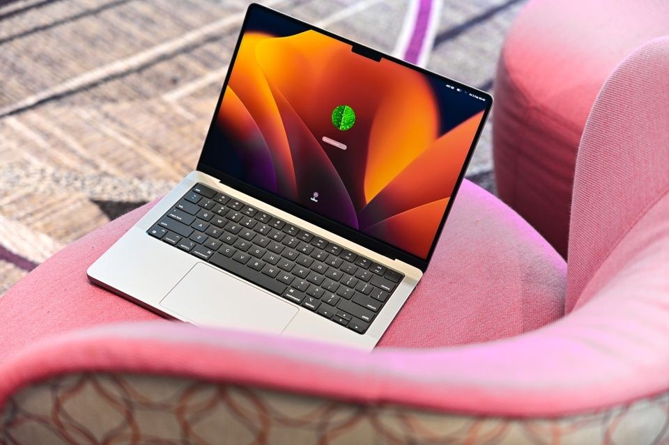 Cùng khám phá MacBook Pro 14 inch 2023: Vỏ cũ nhưng chip mới