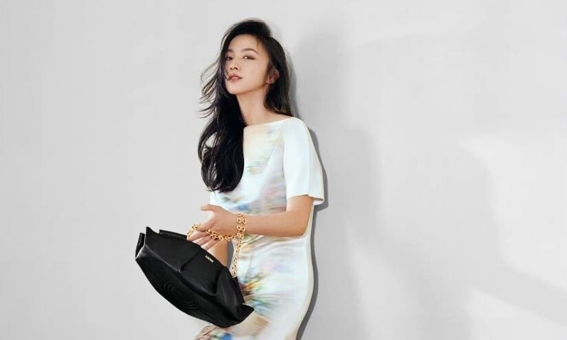 Thang Duy ở Paris Fashion Week khoe phong cách nhẹ nhàng nữ tính