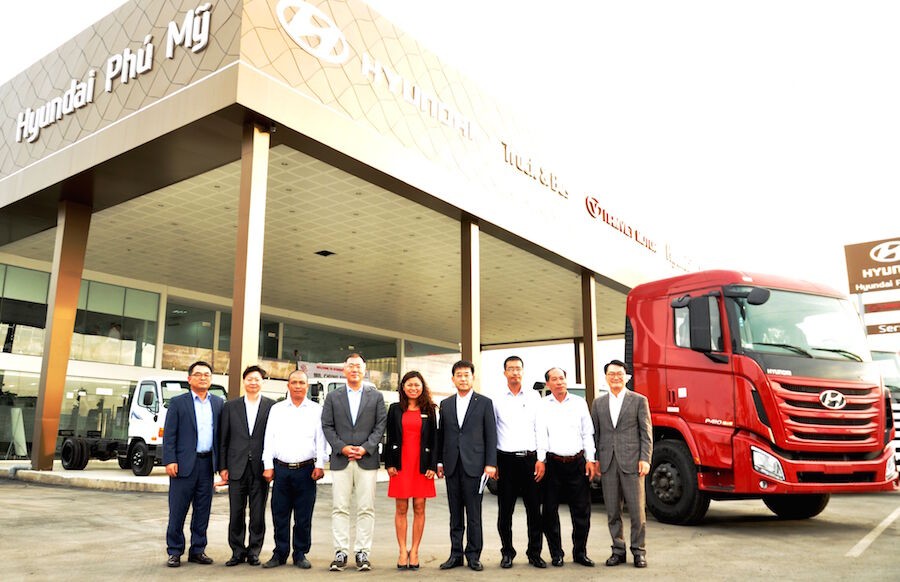 Phó chủ tịch Tập đoàn Hyundai thăm đại lý xe thương mại tại Việt Nam