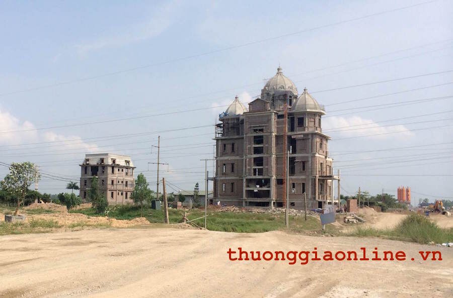 Khu đô thị Phú Lương: Biệt thự “cây nấm” ngang nhiên xây dựng không phép