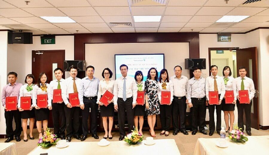 Vietcombank bầu 11 lãnh đạo cấp trung Hội sở chính