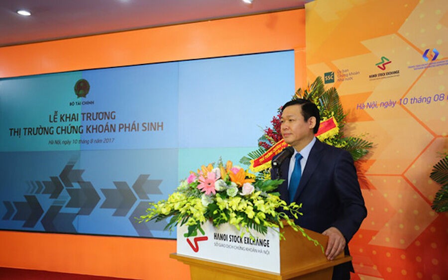 Phó Thủ tướng Vương Đình Huệ trấn an nhà đầu tư sau tin đồn bắt cựu chủ tịch BIDV