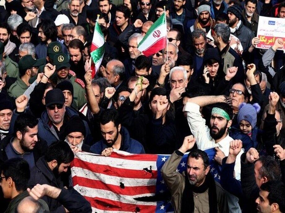 ‘Kẻ thù của chúng ta ở đây’: Người biểu tình Iran yêu cầu các lãnh đạo từ chức sau vụ tai nạn máy bay rơi
