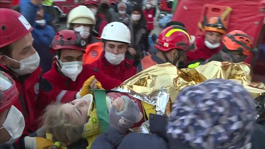 Thổ Nhỹ Kỳ: Cứu thoát bé gái 3 tuổi khỏi đống đổ nát sau 3 ngày diễn ra trận động đất kinh hoàng
