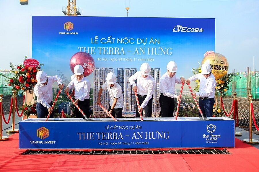 Văn Phú - Invest tổ chức lễ cất nóc dự án The Terra - An Hưng
