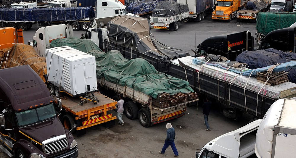 Ít nhất 15 người tử vong khi “xếp hàng” tại biên giới Nam Phi-Zimbabwe