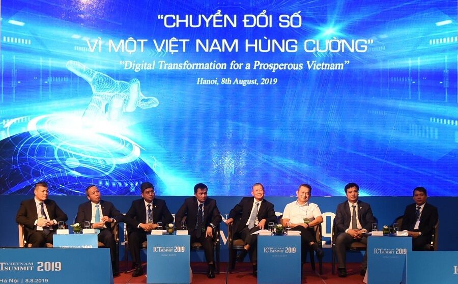 Hơn 10.000 đại biểu theo dõi trực tuyến Ngày chuyển đổi số Việt Nam