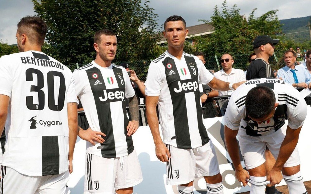 Vì Covid-19, Cristiano Ronaldo và đồng đội tại Juventus chấp nhận giảm 100 triệu USD tiền lương