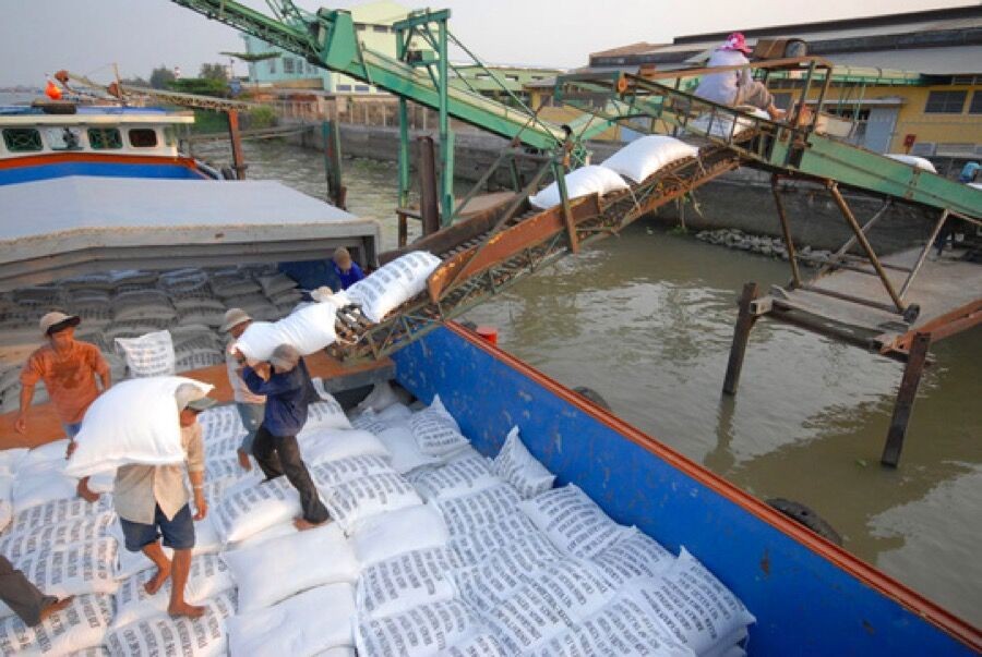 Khuất tất trong xuất khẩu 400 nghìn tấn gạo lúc nửa đêm: Phó Thủ tướng chỉ đạo làm rõ vụ việc