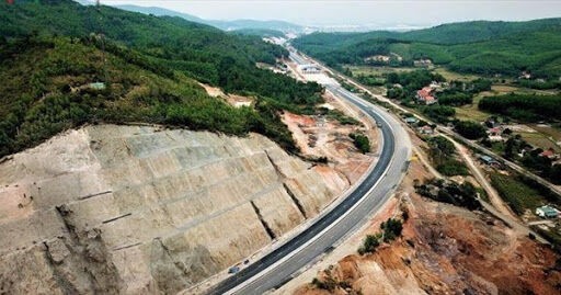 Thủ tướng “thúc” Bộ GTVT làm quyết liệt để cuối tháng 8 khởi công 3 đoạn dự án cao tốc Bắc – Nam