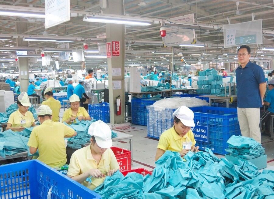 Việt Nam cần làm gì để thực hiện tốt các cam kết về lao động trong EVFTA?