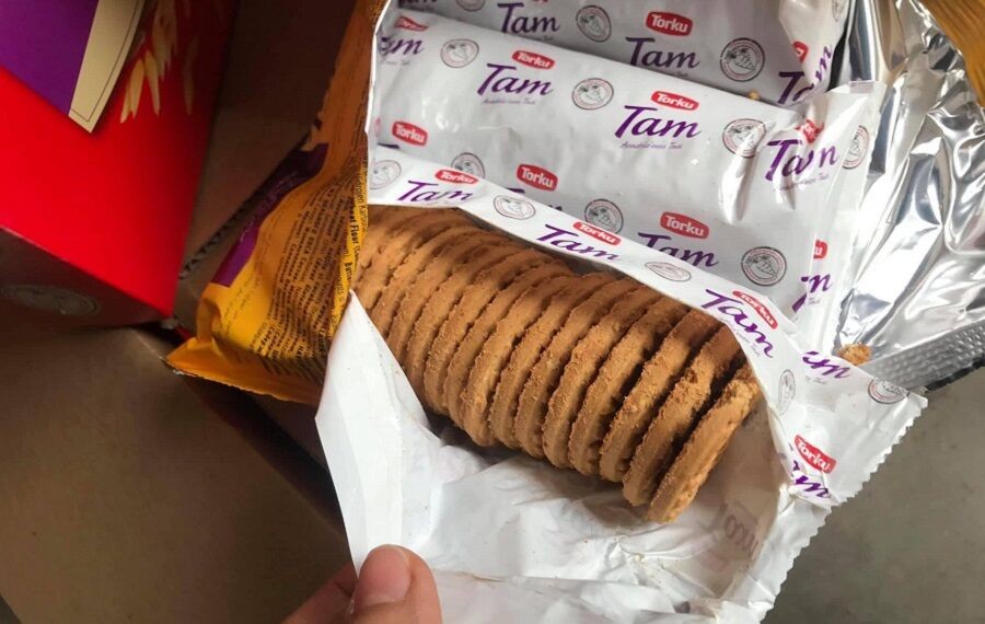 Hơn 3 tấn bánh quy Thổ Nhĩ Kỳ hết date bị bắt quả tang khi đang "gia hạn sử dụng"