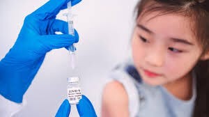 Triển khai tiêm vaccine COVID-19 cho trẻ dưới 18 tuổi