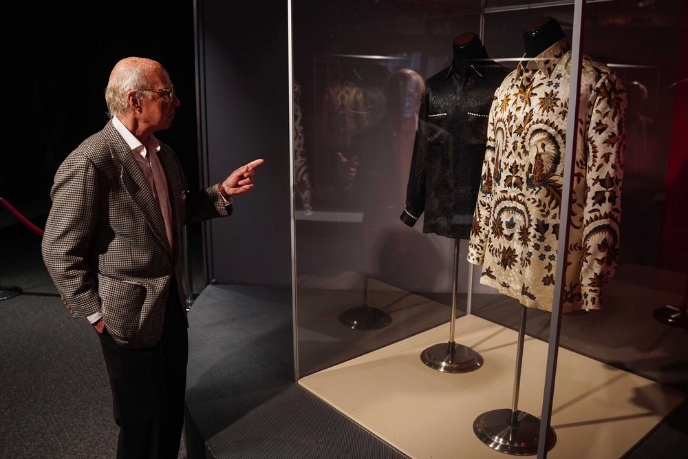 Những chiếc áo nổi tiếng của TT Nelson Mandela lần đầu tiên được đưa ra đấu giá