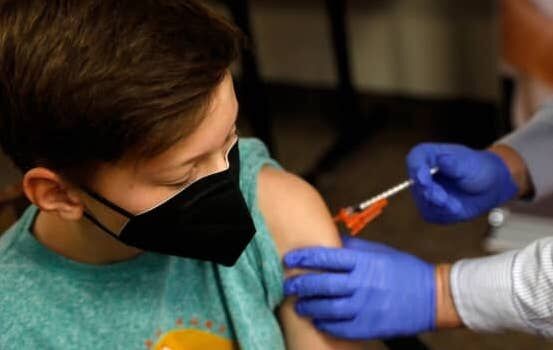 FDA: Vaccine Pfizer mang đến hiệu quả phòng bệnh cao ở trẻ nhỏ