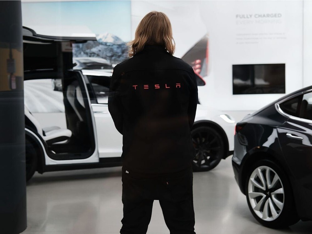 Tesla phải bồi thường 137 triệu USD cho cựu nhân viên