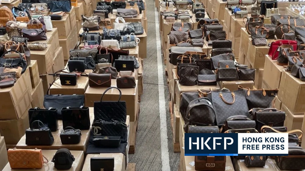 Hồng Kông thu giữ vụ buôn lậu hàng xa xỉ kỷ lục