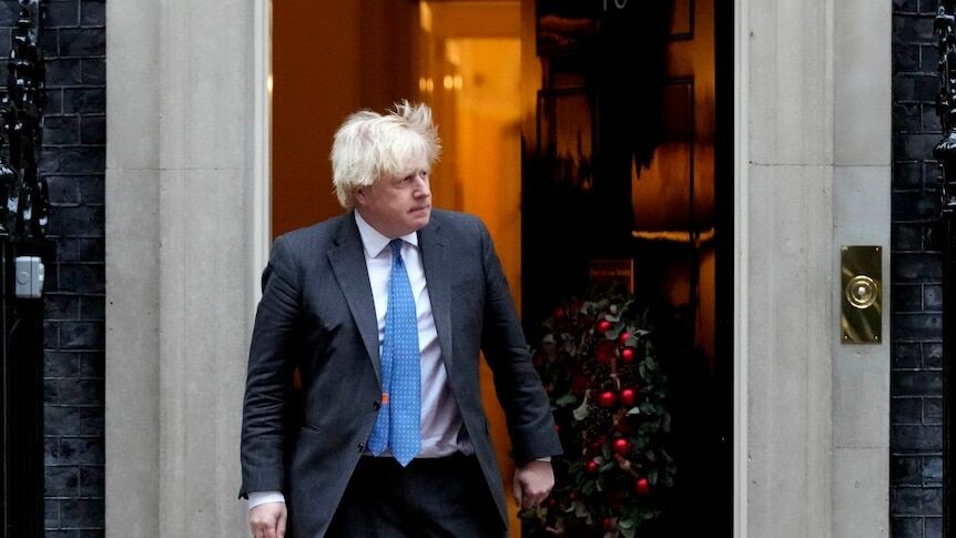Thủ tướng Anh Boris Johnson bị cáo buộc “tụ tập” tại Phố Downing trong thời gian lockdown
