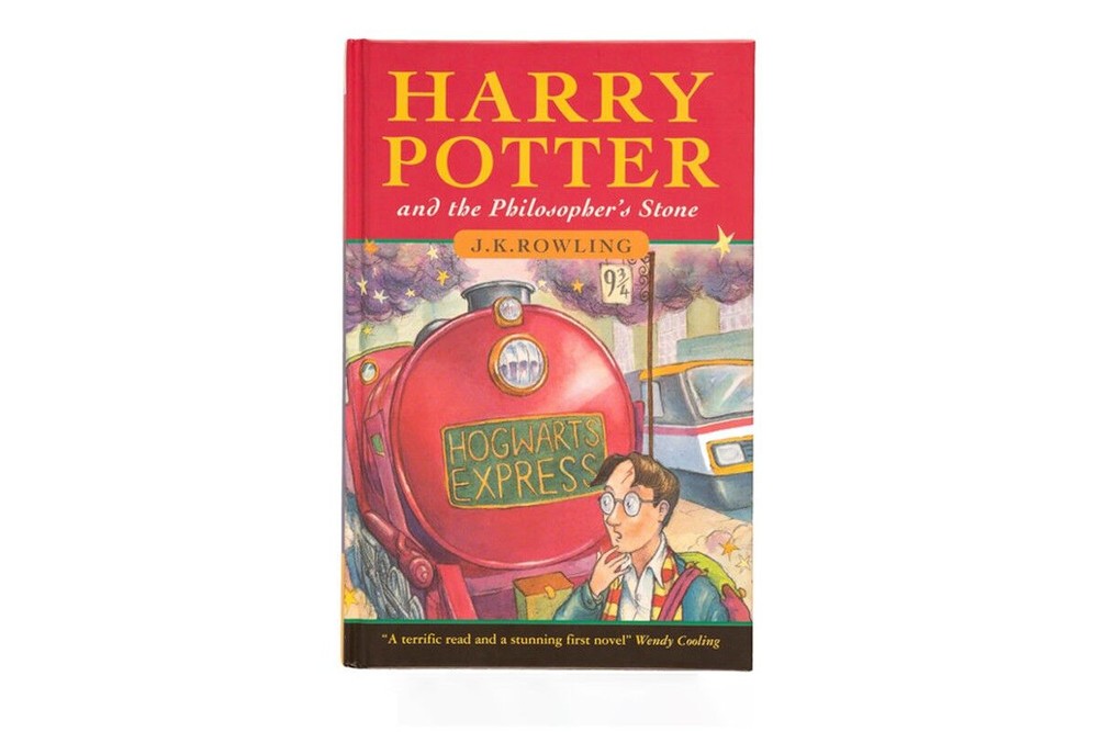 Ấn bản “Harry Potter và Hòn đá phù thủy” đầu tiên vừa được bán với giá 11 tỷ đồng