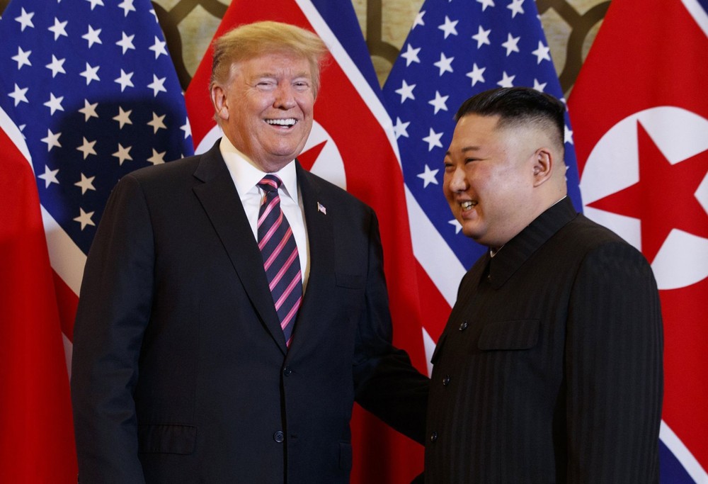Chuyện giờ mới kể: TT Donald Trump mời Chủ tịch Kim Jong Un "đi ké" chuyên cơ sau cuộc gặp thượng đỉnh tại Việt Nam