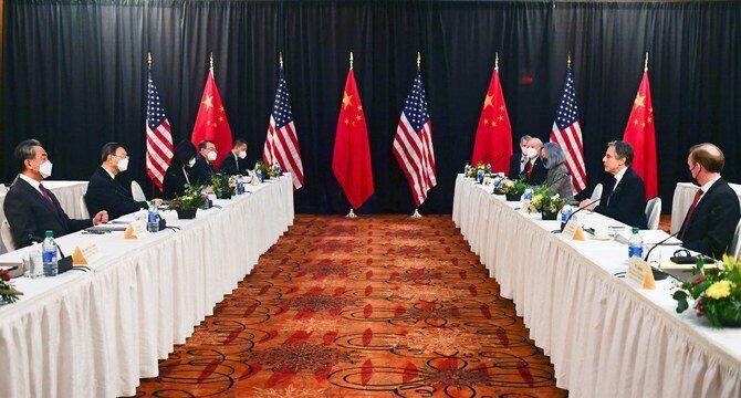 Các nhà ngoại giao Mỹ và Trung Quốc “đụng độ” công khai khi bắt đầu cuộc đàm phán tại Alaska