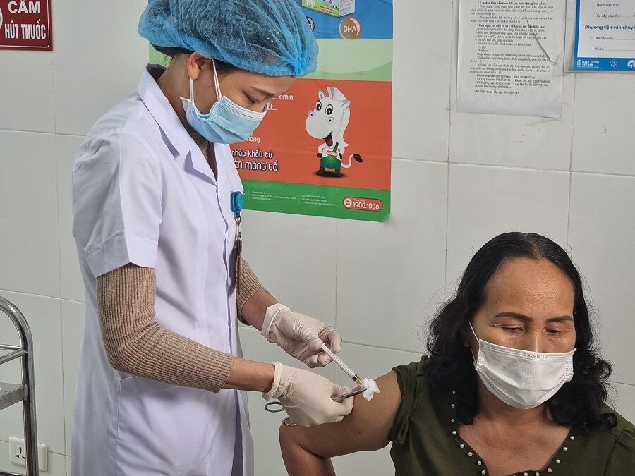 Sáng 7/4: Gần 54.000 người Việt Nam đã tiêm vắc xin COVID-19