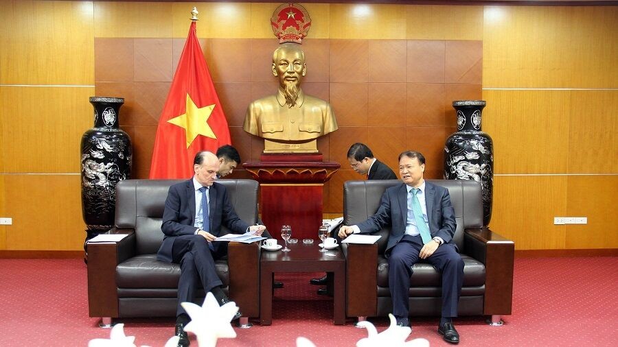 Thứ trưởng Đỗ Thắng Hải làm việc với Đại sứ Argentina tại Việt Nam