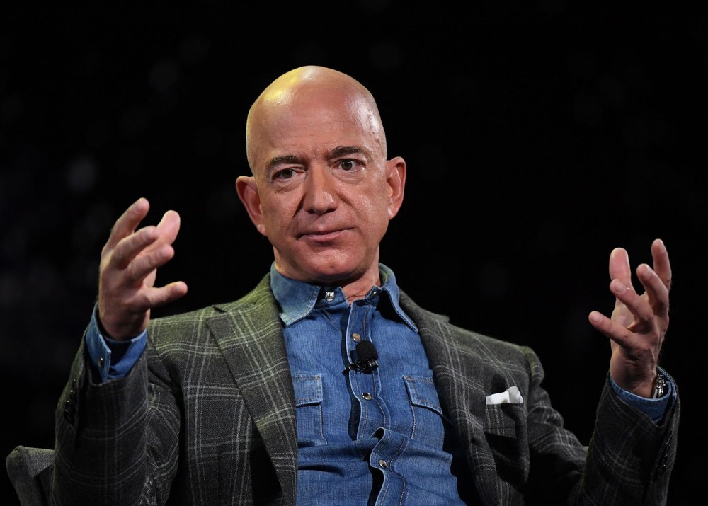 Tỷ phú Jeff Bezos tiếp tục bán gần 2 tỷ USD cổ phiếu Amazon