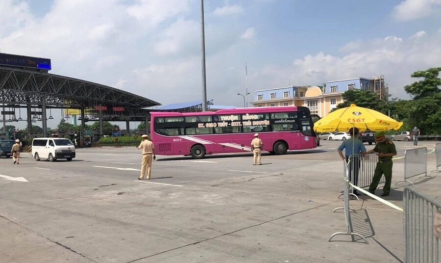 Hà Nội: Đóng cửa ngõ, cấm xe cá nhân ra vào thành phố, trừ xe "luồng xanh"
