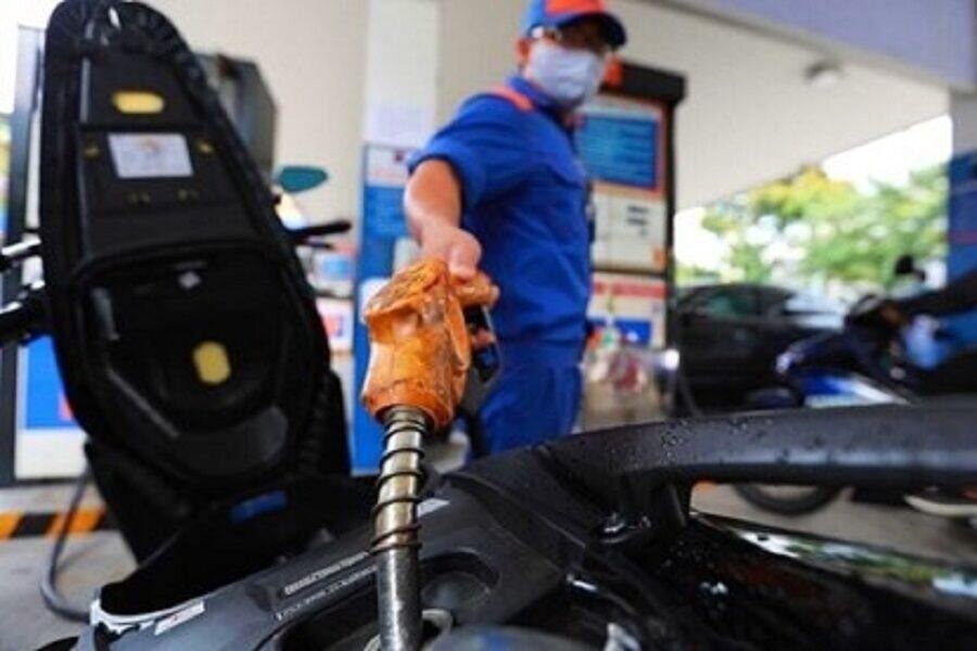 Giá xăng tăng gần 600 đồng/lít, lên mức cao nhất trong 3 năm