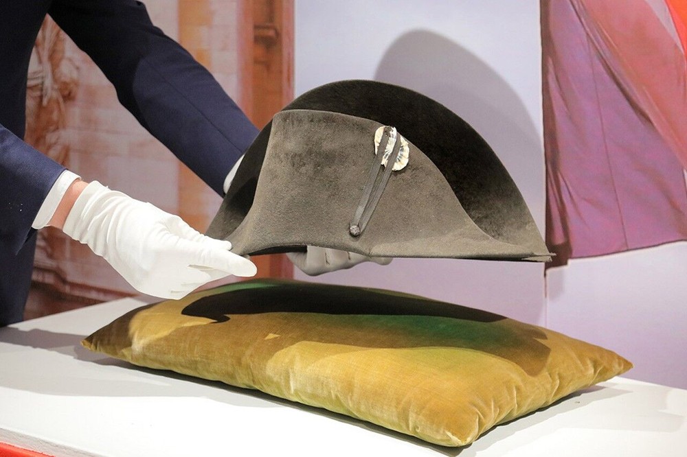 Một trong những chiếc mũ bicorne của Napoleon vừa được đấu giá 1,4 triệu USD