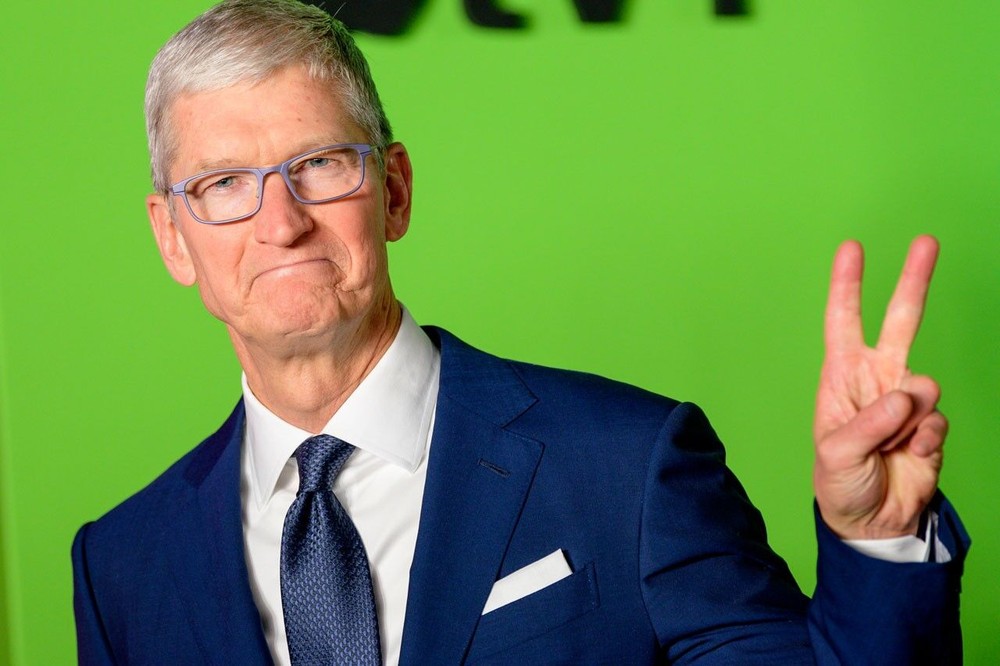Tim Cook kiếm được 98,7 triệu USD vào năm ngoái với tư cách là CEO của Apple