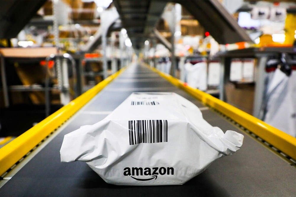 Một nhân viên kho của Amazon ăn cắp thiết bị lên đến 6 tỷ đồng