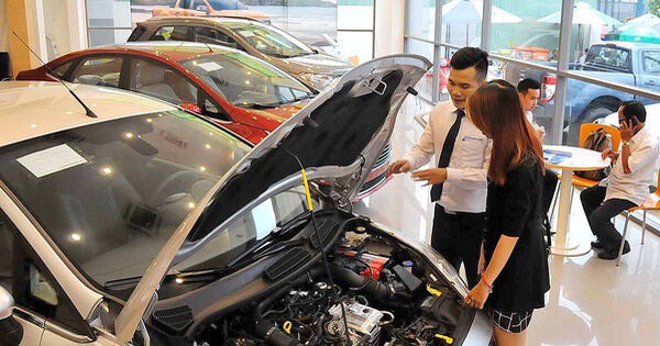 Bộ Tài chính bác đề xuất giảm 50% lệ phí trước bạ với ôtô