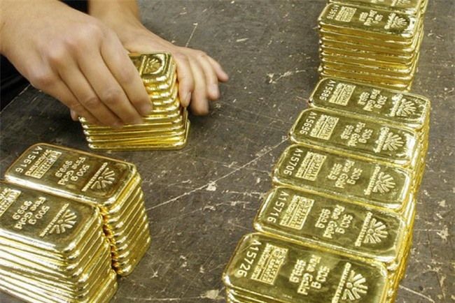 Giá vàng ngày 20/10: Vàng tụt về mức 1.630 USD/ounce