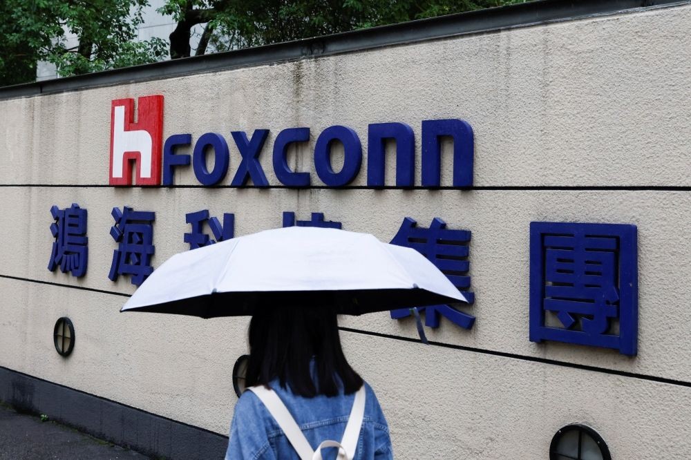 Lo sợ Covid, công nhân bỏ trốn khỏi nhà máy Foxconn Trung Quốc
