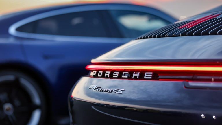 Porsche tăng cường đầu tư vào 'e-fuel' cho quá trình chuyển đổi sang EV